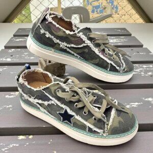Myra Camo & Star Lace Up Sneakers Women's Sz 7